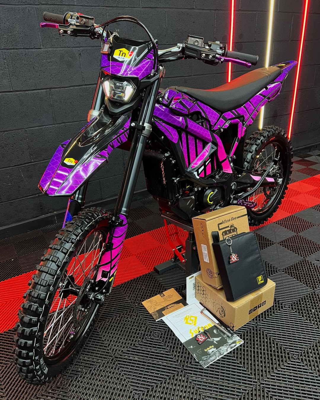 2024 sur ron ultra bee black edition